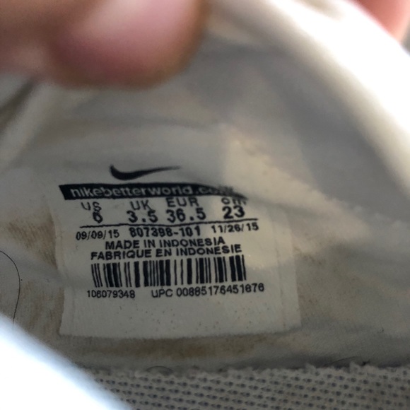 ❗️SOLD❗️Nike Air Rifts - Picture 4 of 5